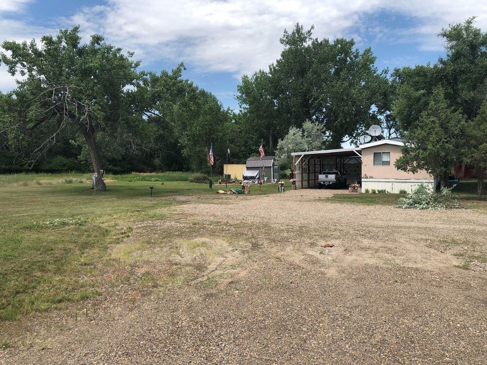 Casitas Del Rio: 1217 W Bell St, Glendive, MT 59330